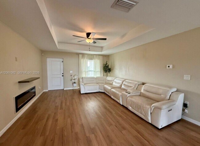 Foto del edificio - 7033 Waldo Cir