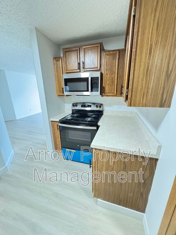 Building Photo - 205 E Arbor Ave