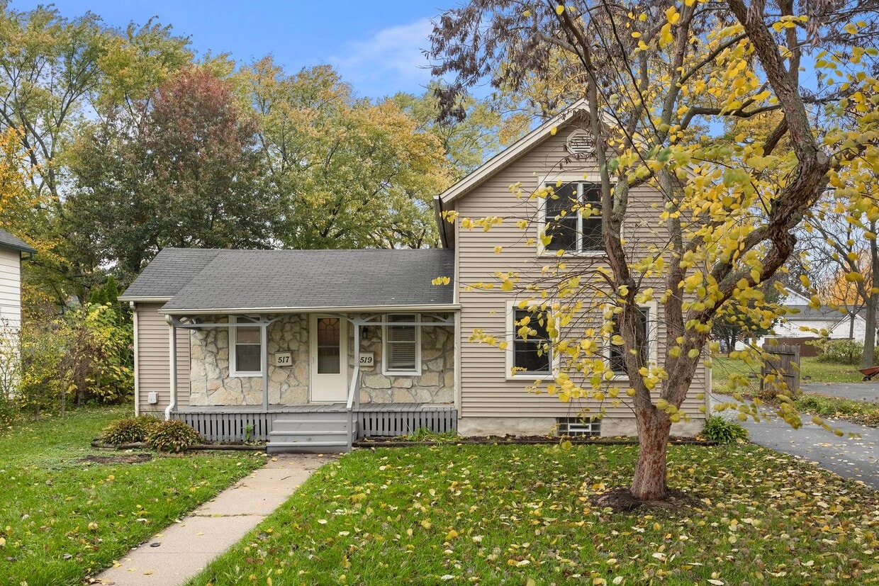 Primary Photo - Two Bedroom One Bath Ranch Duplex in Batavia