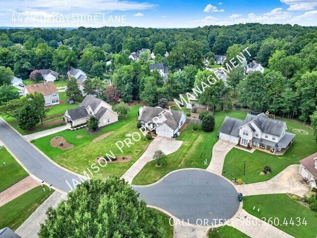 Building Photo - 4425 Derbyshire Ln