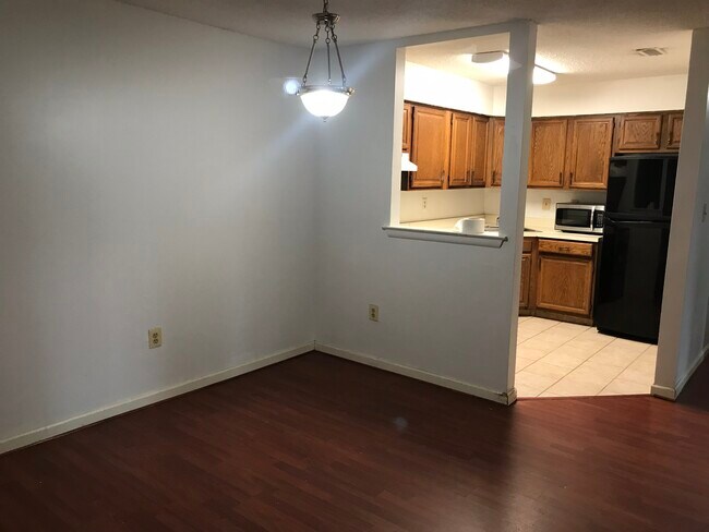 Building Photo - 8803 Tamarron Dr