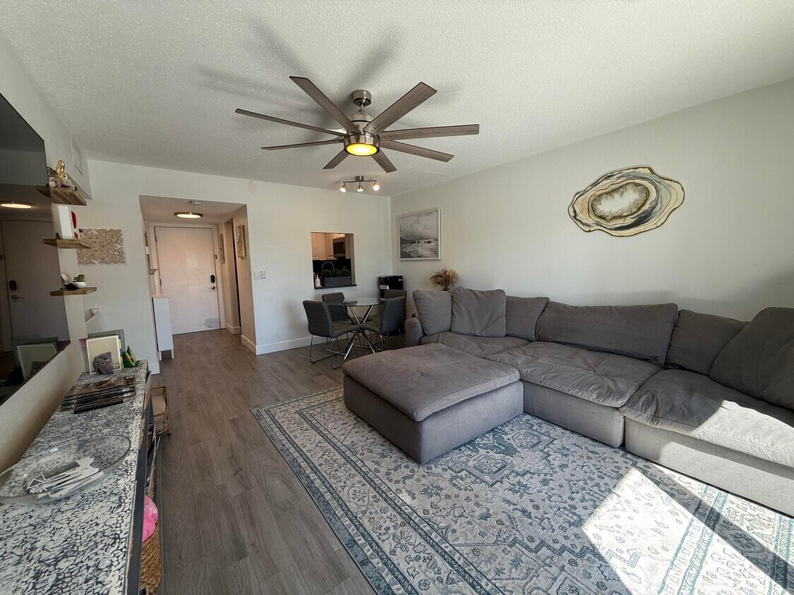 Foto principal - 950 S Kanner Hwy