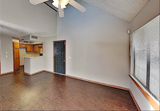 Building Photo - 11520 N May Ave