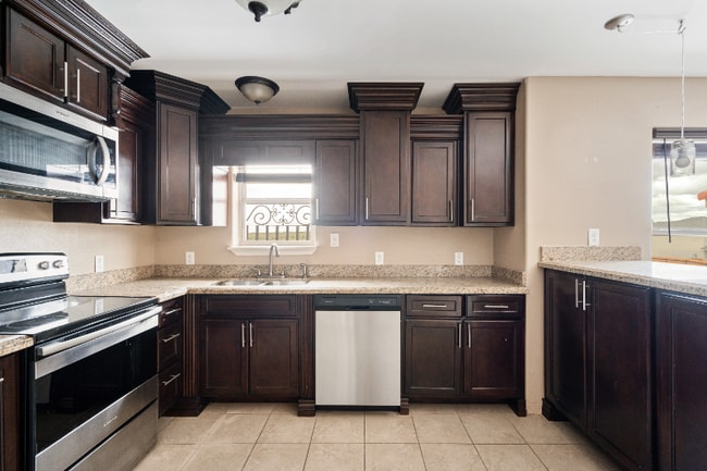 Foto del edificio - 110 Colorado St