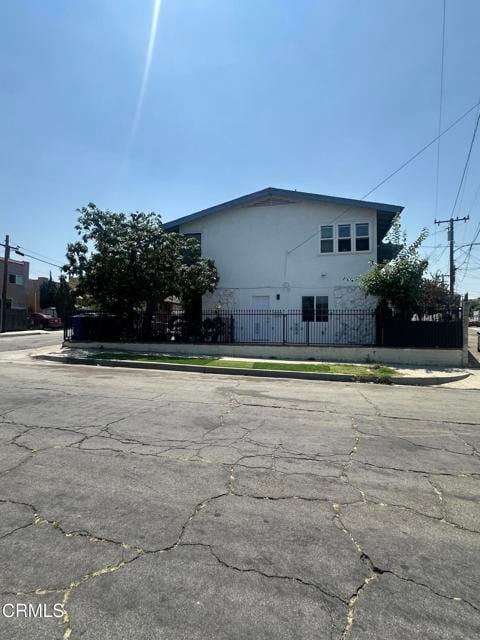 Foto del edificio - 1441 N Carmelita Ave