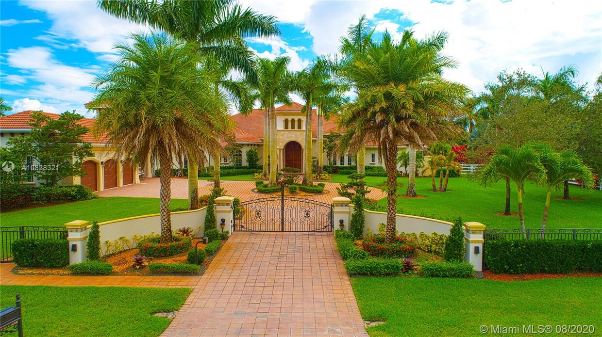 Foto principal - 16720 Berkshire Ct
