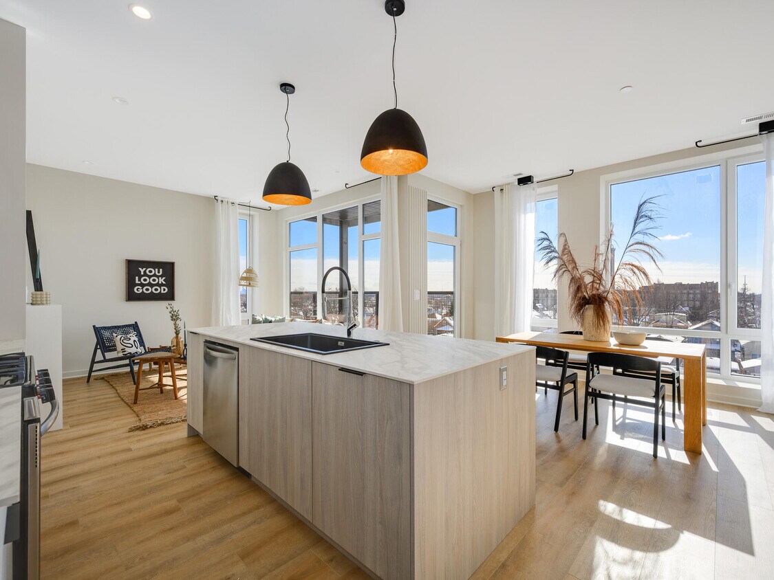 Foto principal - 6336 W Belmont Ave