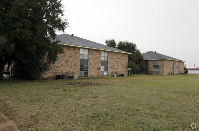 Building Photo - Town North Villa Apartments