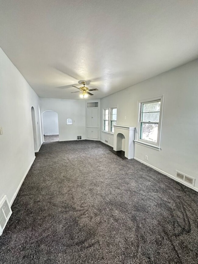 Foto del edificio - 3 Bedroom 1 Bath Home in South Bend In. AC...