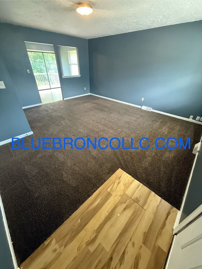 Building Photo - Spacious 3-Bed, 2-Bath Multi-Level Home in...