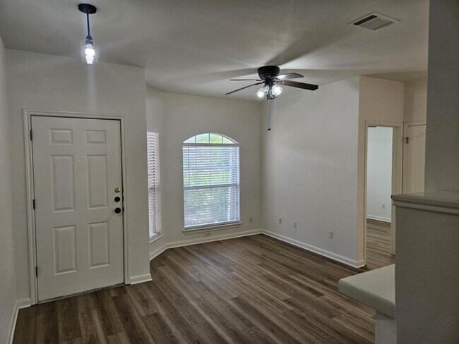 Foto del edificio - 2002 Caspian Cove