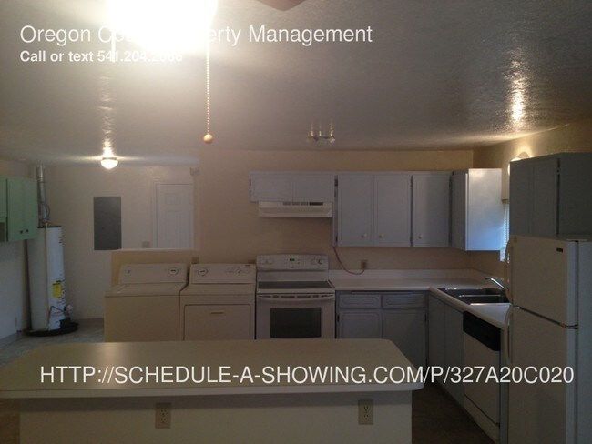 Building Photo - 1925 SE 3rd St