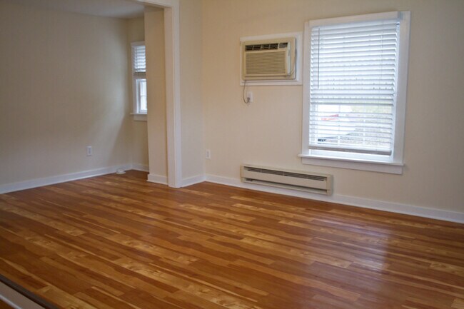 Foto del edificio - Adorable studio apartment, walk to UNC and...