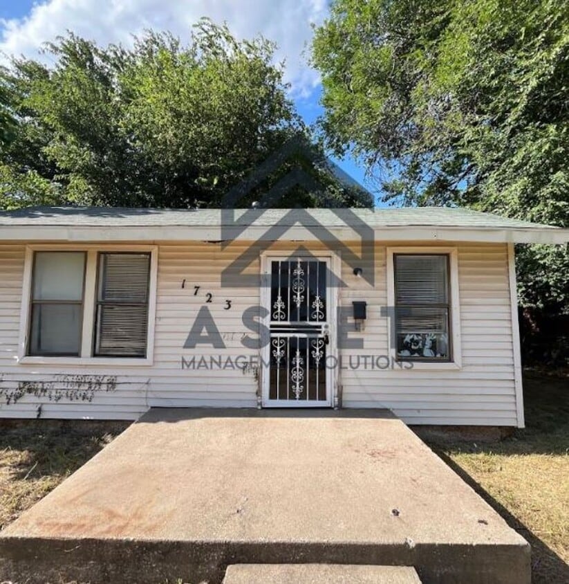 1 Bedroom Section 8 Home!! - 1 Bedroom Section 8 Home!!