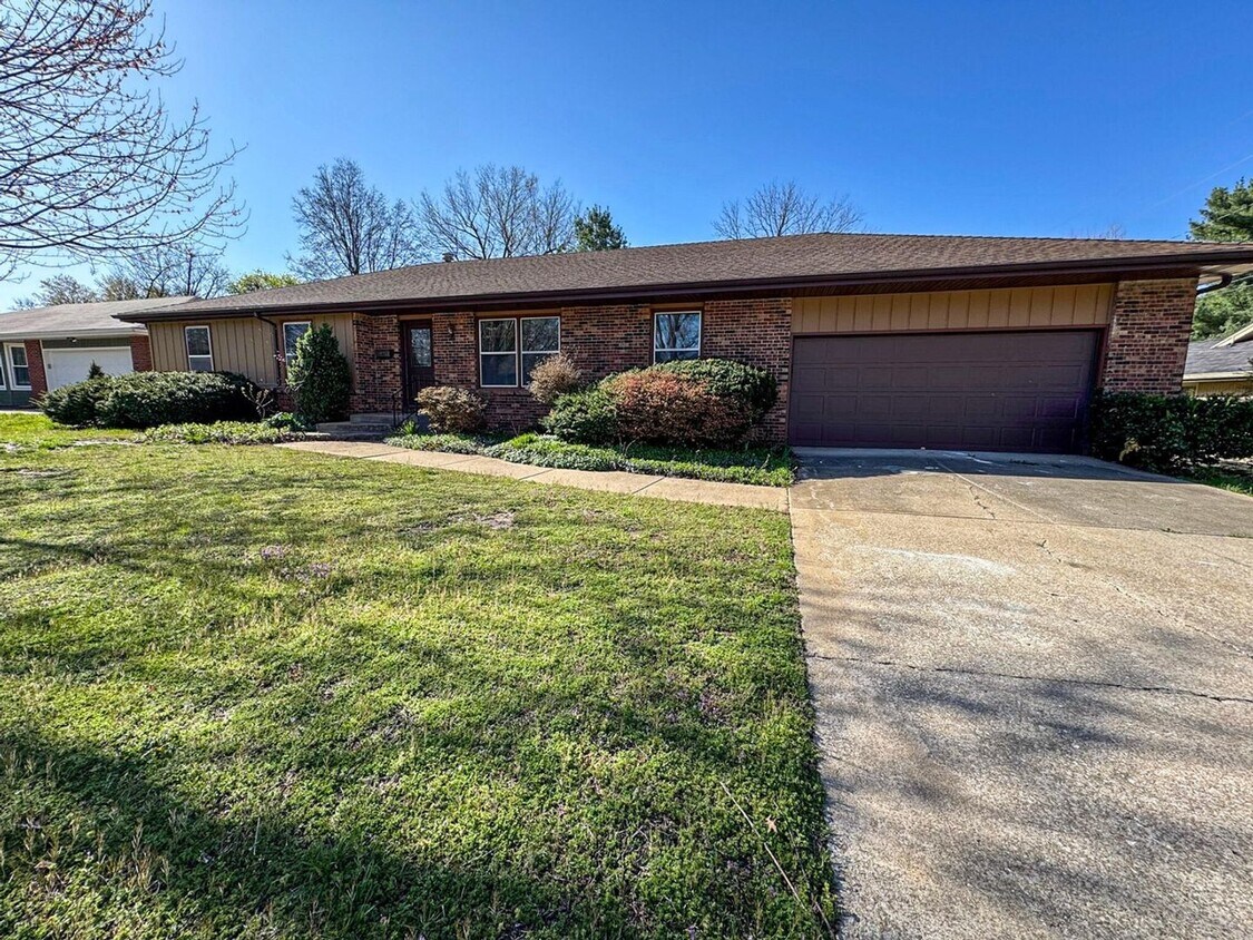 Primary Photo - 4 Bed 3 Bath 2 Car Garage