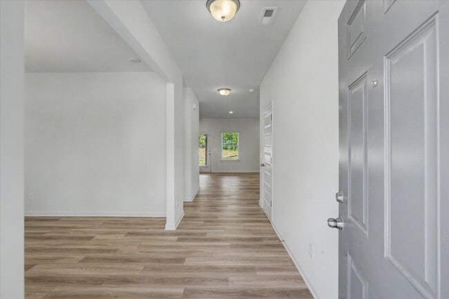 Foto del edificio - 59 Bennett Way SE