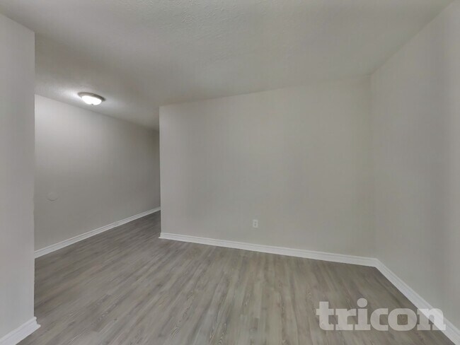 Foto del edificio - 5519 Bridgegate Dr