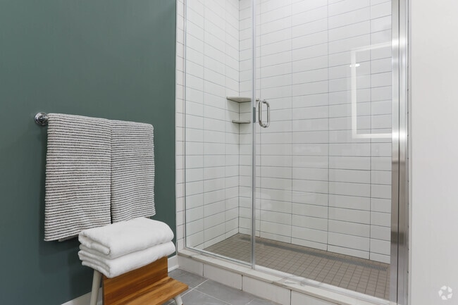 1BR, 1BA - 735 SF - Halcyon Grand