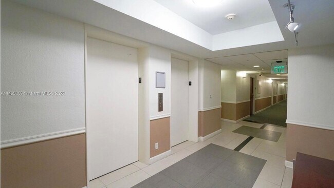 Foto del edificio - 4001 S Ocean Dr