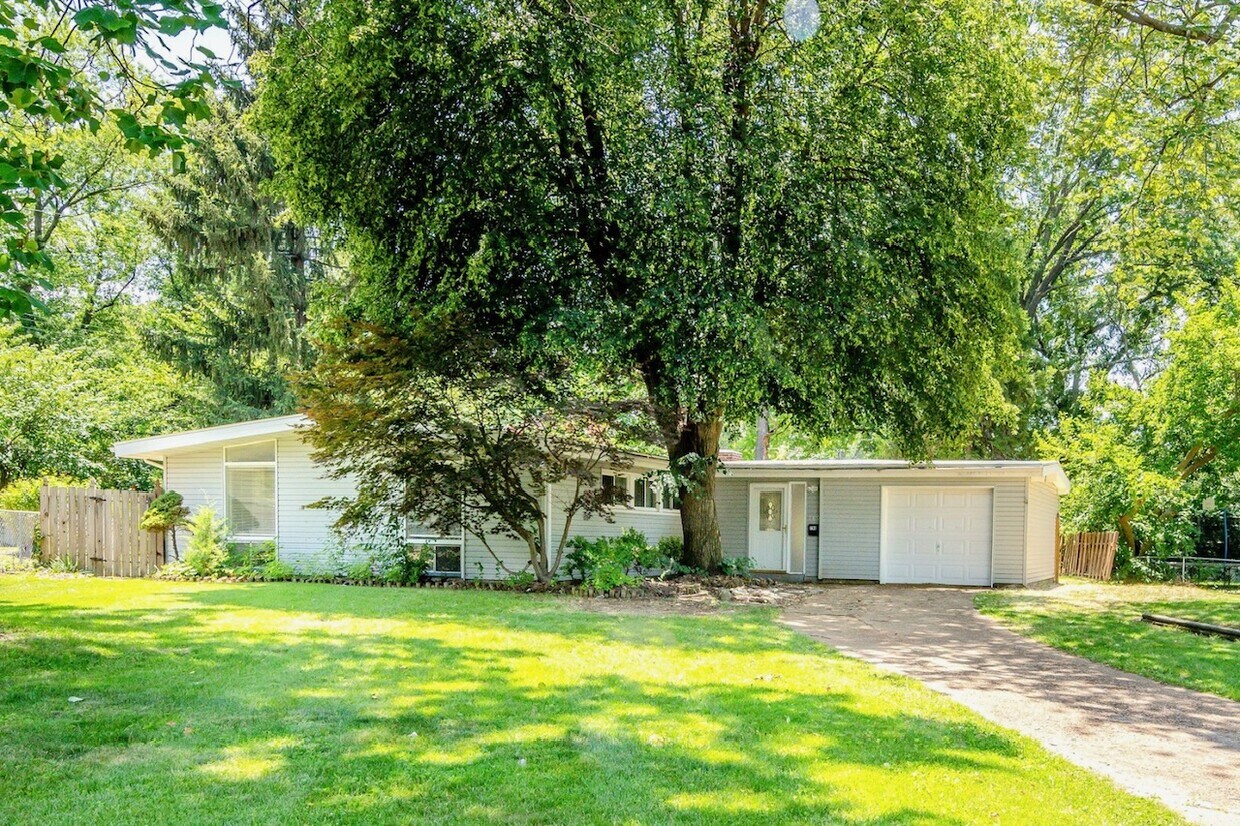 Primary Photo - 780 Pebble Ln