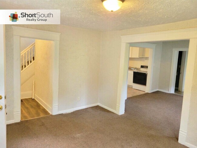 Building Photo - 4 Bedroom 1.5 Bath Single Family Home in L...