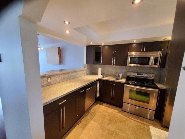 Building Photo - 3000 S Course Dr