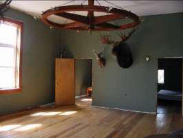 Building Photo - 15 W Main St