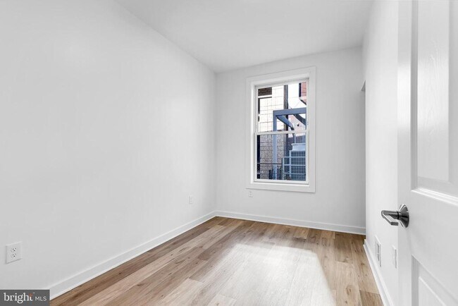 Building Photo - 1712 3rd St NW