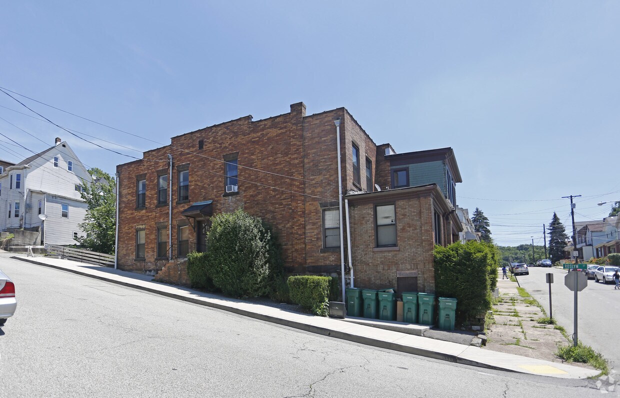 Building Photo - 2201 Hawthorne Ave