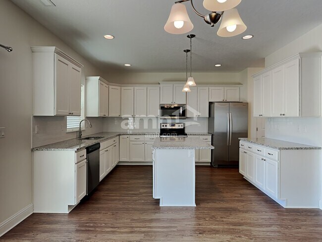 Building Photo - 57 S Lancaster Dr