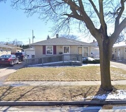 Building Photo - 2517 W Halsey Ave