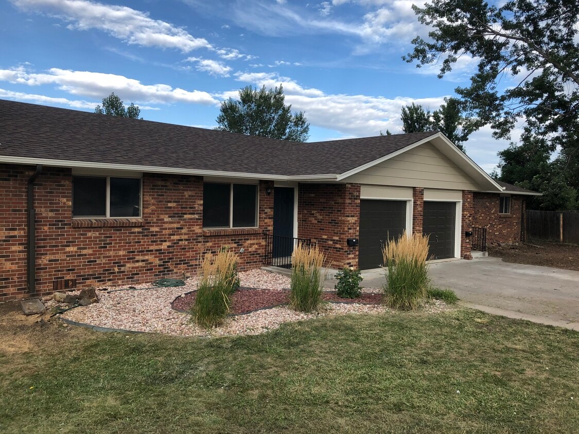 828 Ulysses St, Golden, CO 80401 Townhome Rentals in Golden CO