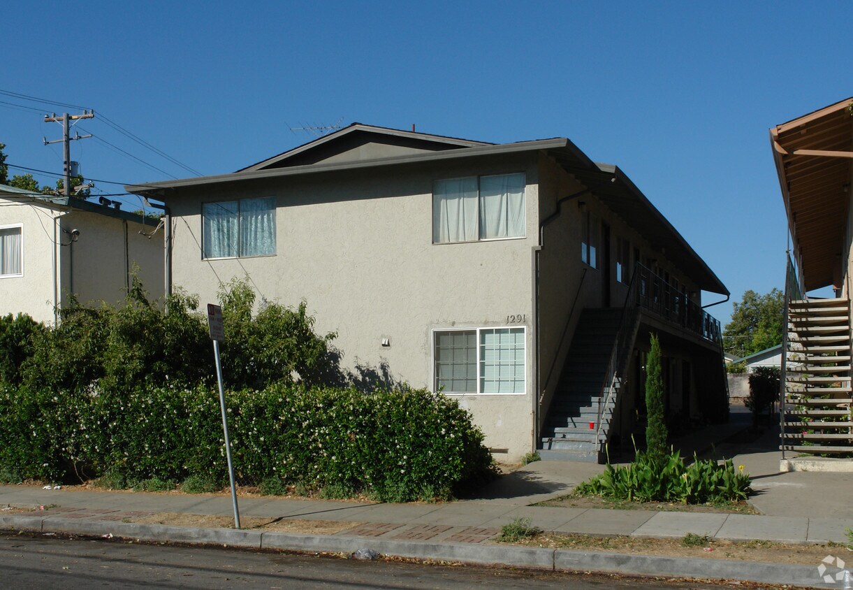 Primary Photo - 1291 Plum St