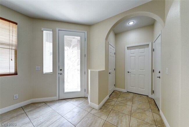 Foto del edificio - 518 Newberry Springs Dr