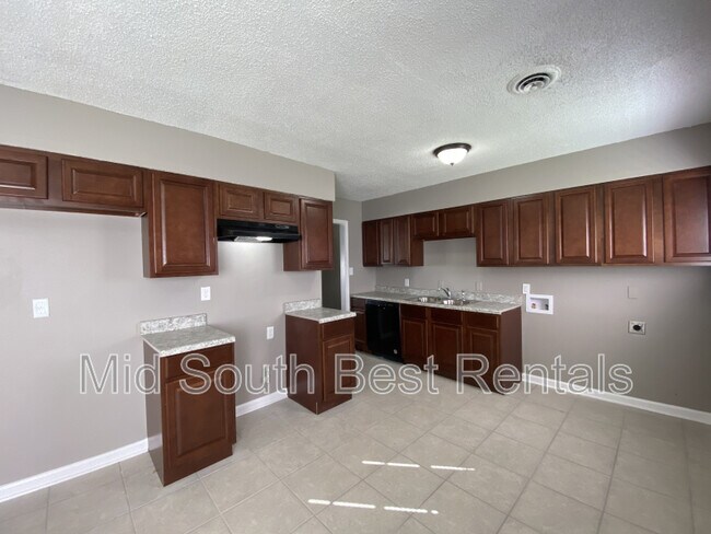 Foto del edificio - 5008 Greenbranch Cove