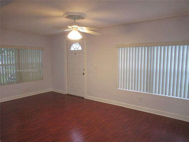 Building Photo - 511 NW 60th Way