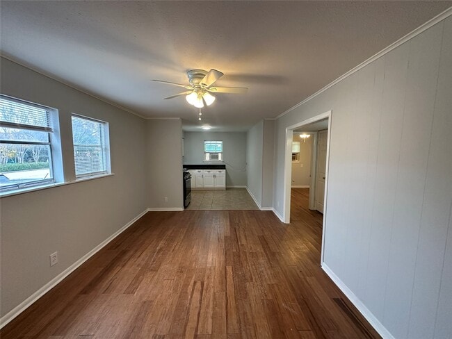 Foto del edificio - 4911 Delano St