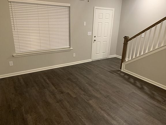 Building Photo - 4122 Saddlecreek Way