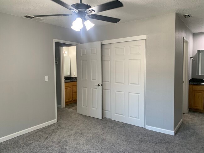 Foto del edificio - 6280 Havenside Dr