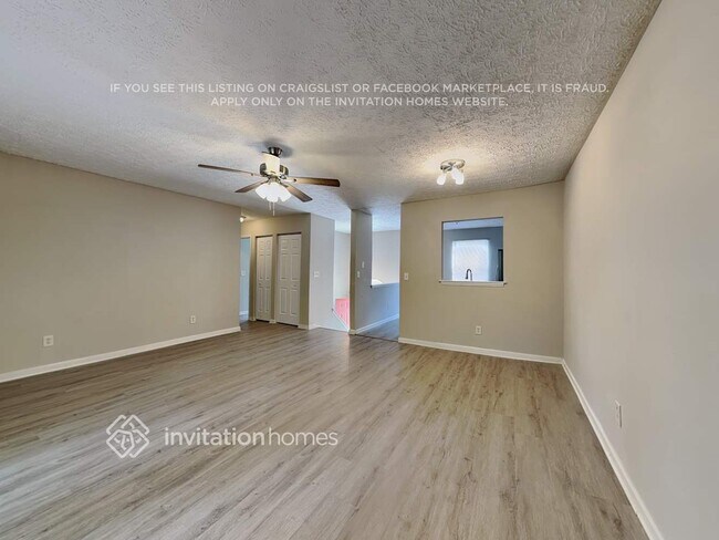Building Photo - 1817 Elkpark Dr