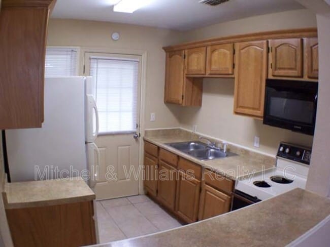 Foto del edificio - 3533 Pinecrest St