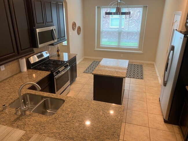 Foto del edificio - 6819 Hunters Trace Ln