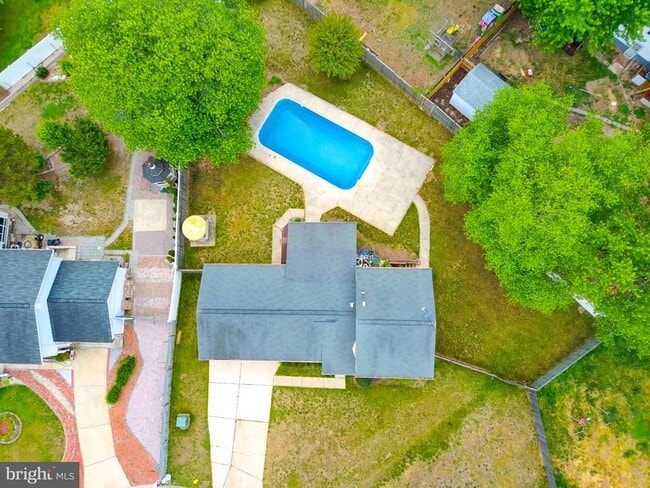 Building Photo - 806 Truro Ct