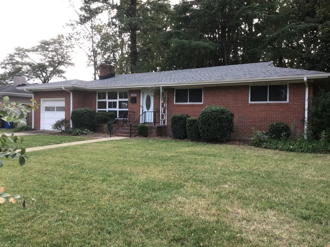 Primary Photo - 1029 Fairlawn Ave