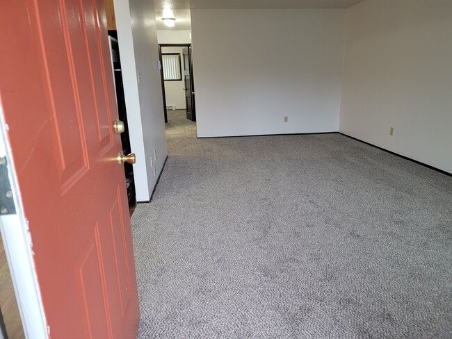 Building Photo - 5900-5938-5938 SE Division St