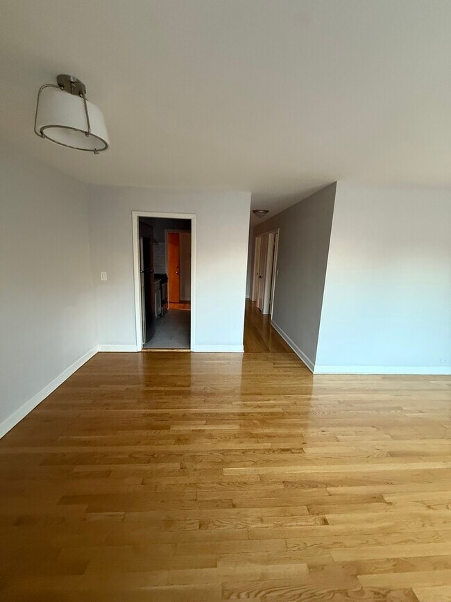 Foto del edificio - 3852 N Elston Ave