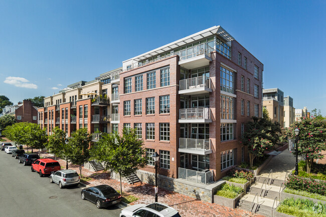 Building Photo - Robinson Landing