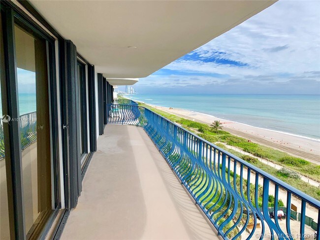 Building Photo - 8877 Collins Ave