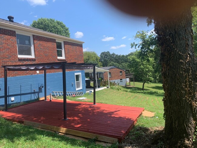 Building Photo - 214 Gayland Ct