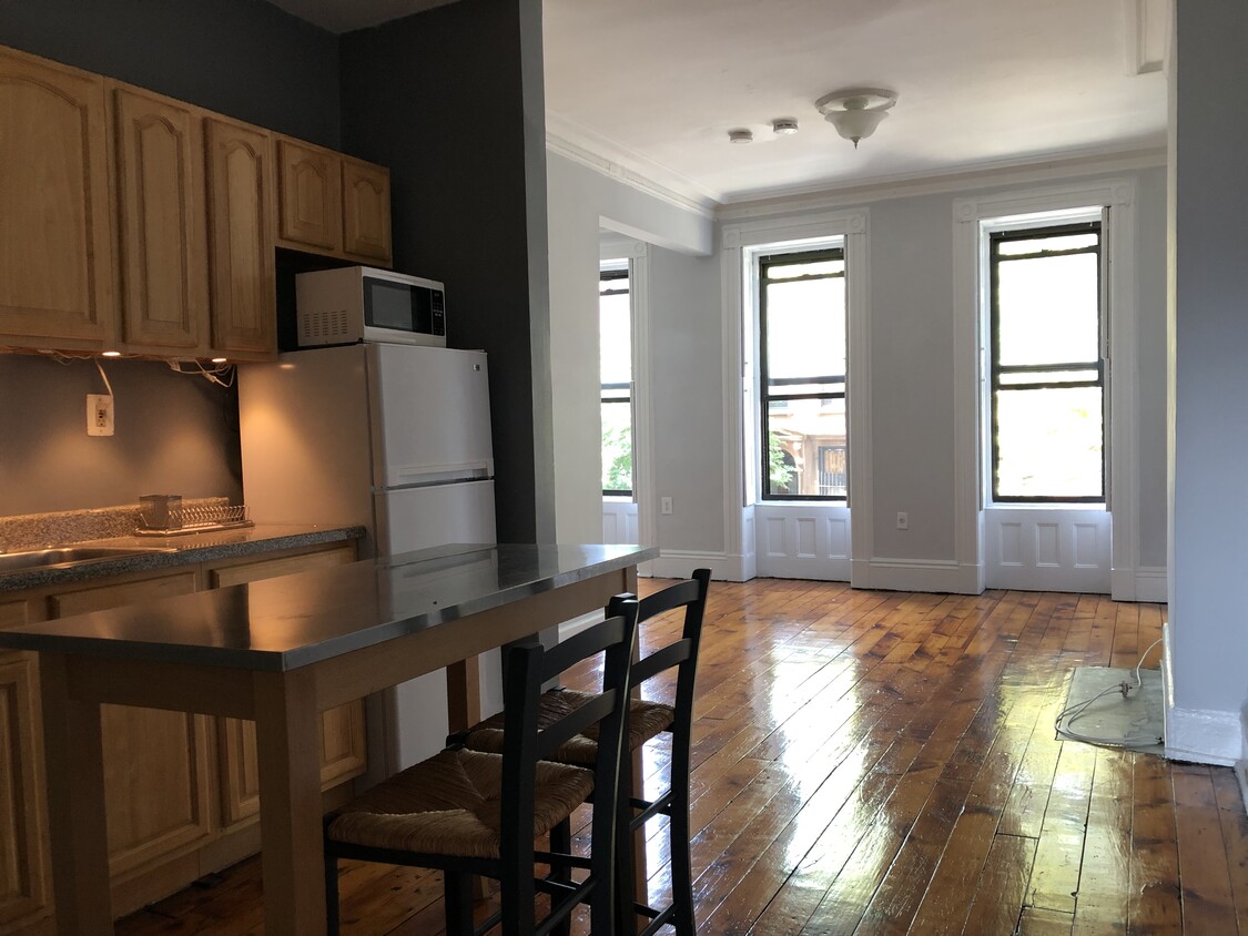 Primary Photo - 451 5th St